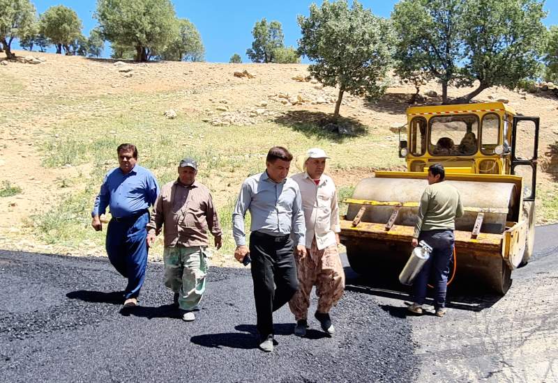 آسفالت بیش از ۱۴۰۰۰ مترمربع از معابر و خیابانهای روستای جوازار کبگیان