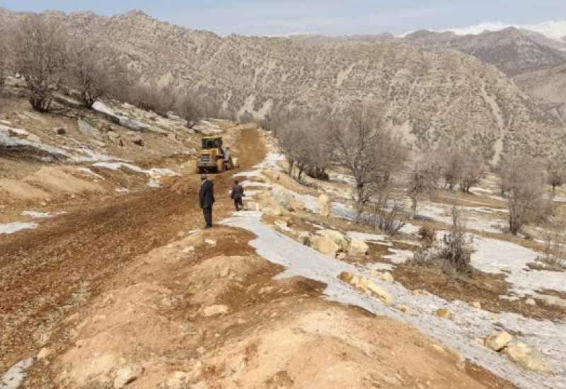 76 روستای لوداب جاده خاکی مناسب ندارد / کمبود تجهیزات و ماشین آلات راهداری مشکل اصلی است / منتظر تحقق وعده‌های مدیرکل ورزش و جوانان هستیم / قلب تپنده لوداب مشکل راه دارد / گلایه مردم از وضعیت آنتن دهی تلفن همراه