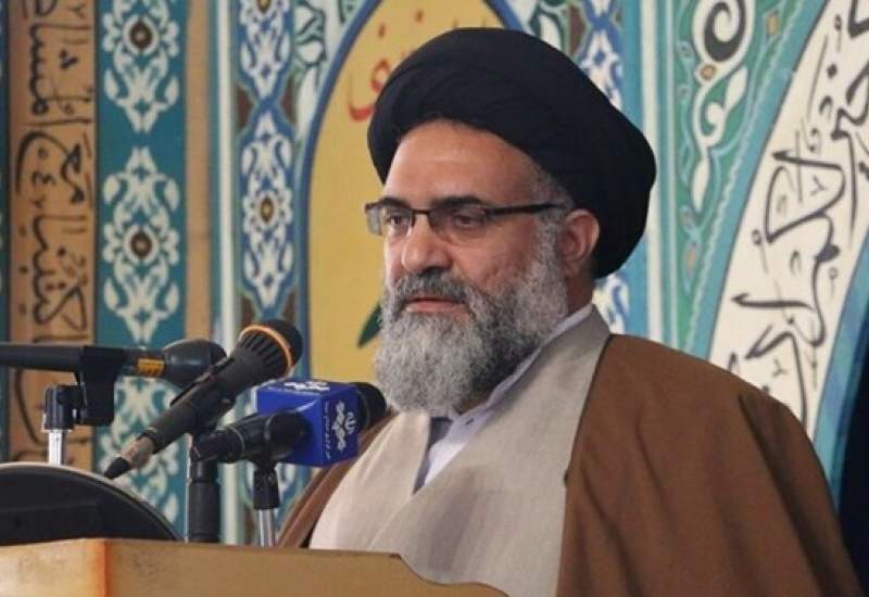 امام جمعه یاسوج:  ۱۳ آبان روز جهانی مبارزه با استکبار است