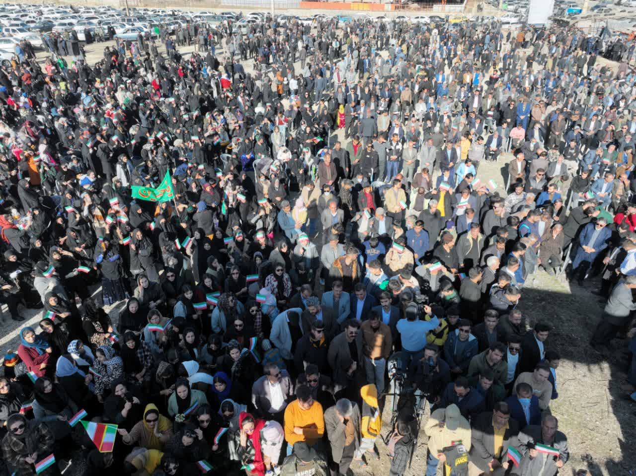 نادر منتظریان در جمع سادات: شایسته سالاری قانون لایتغیر اینجانب خواهد بود و تحت هیچ شرایطی از این سیاست عبور نخواهم کرد /  اخباری می‌رسد، اگر این رویه ادامه پیدا کند و اصلاحات لازم به وجود نیاید، روزهای بعد ریزمطالب را با جزئیات به اطلاع مردم خواهم رساند /رتقاء بخش به شهرستان جزء خدمات نظام اسلامی است، مسئولان چوب حراج به خدمات نظام نزنند و آنها را قربانی یک جریان خاص نکنند